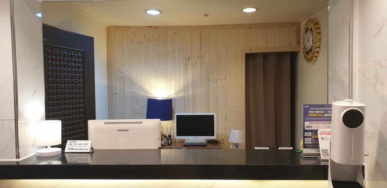 Gimhae Business Hotel K Екстер'єр фото