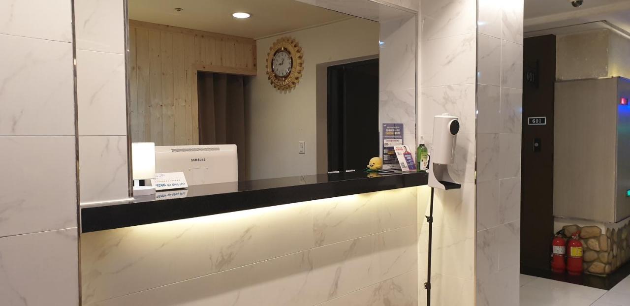 Gimhae Business Hotel K Екстер'єр фото