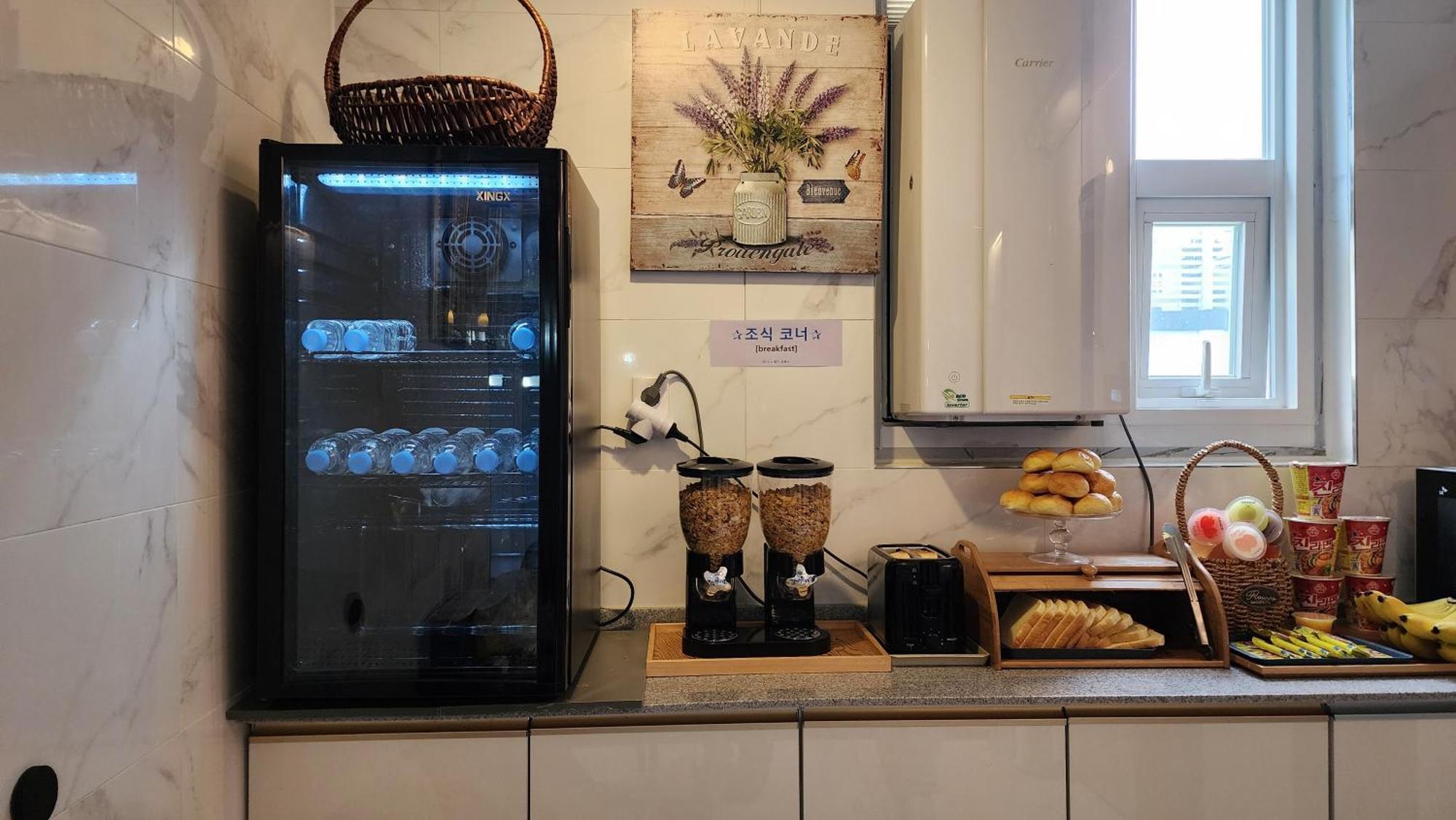 Gimhae Business Hotel K Екстер'єр фото