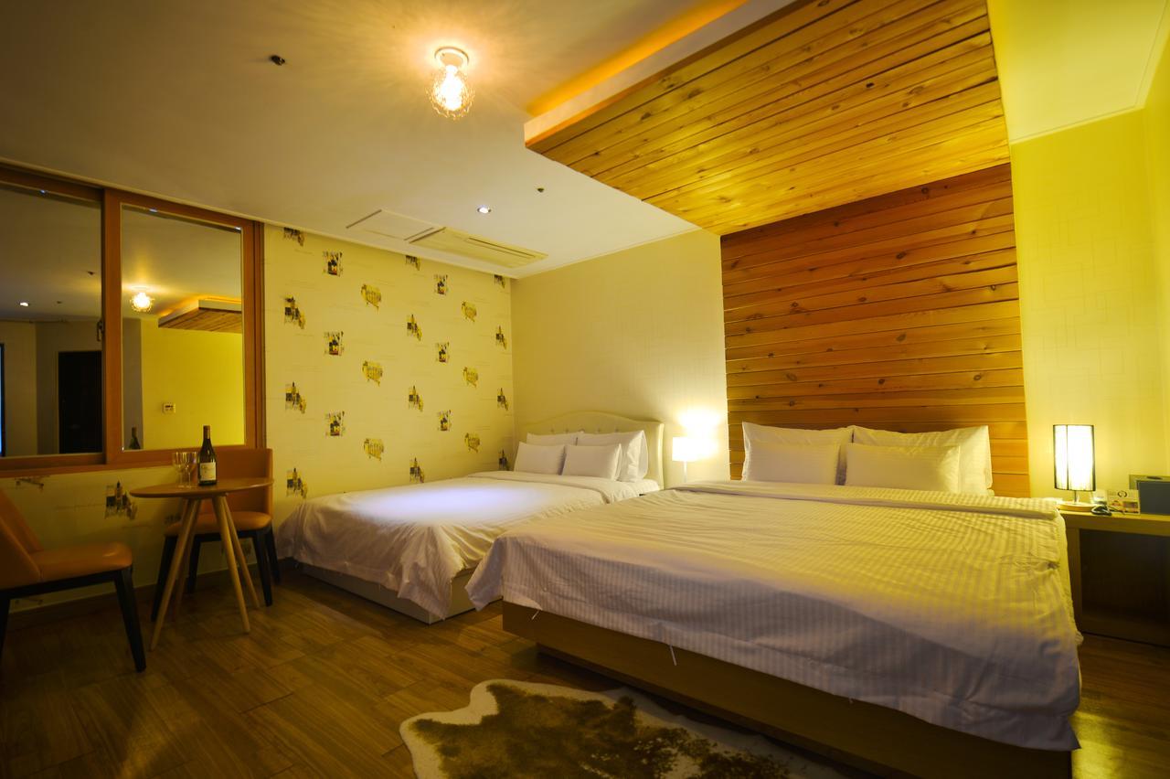 Gimhae Business Hotel K Екстер'єр фото