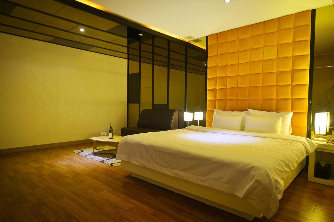 Gimhae Business Hotel K Екстер'єр фото