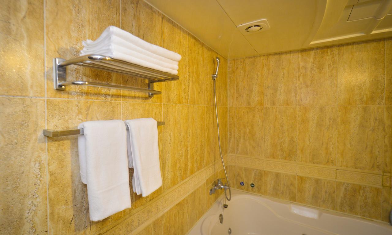 Gimhae Business Hotel K Екстер'єр фото