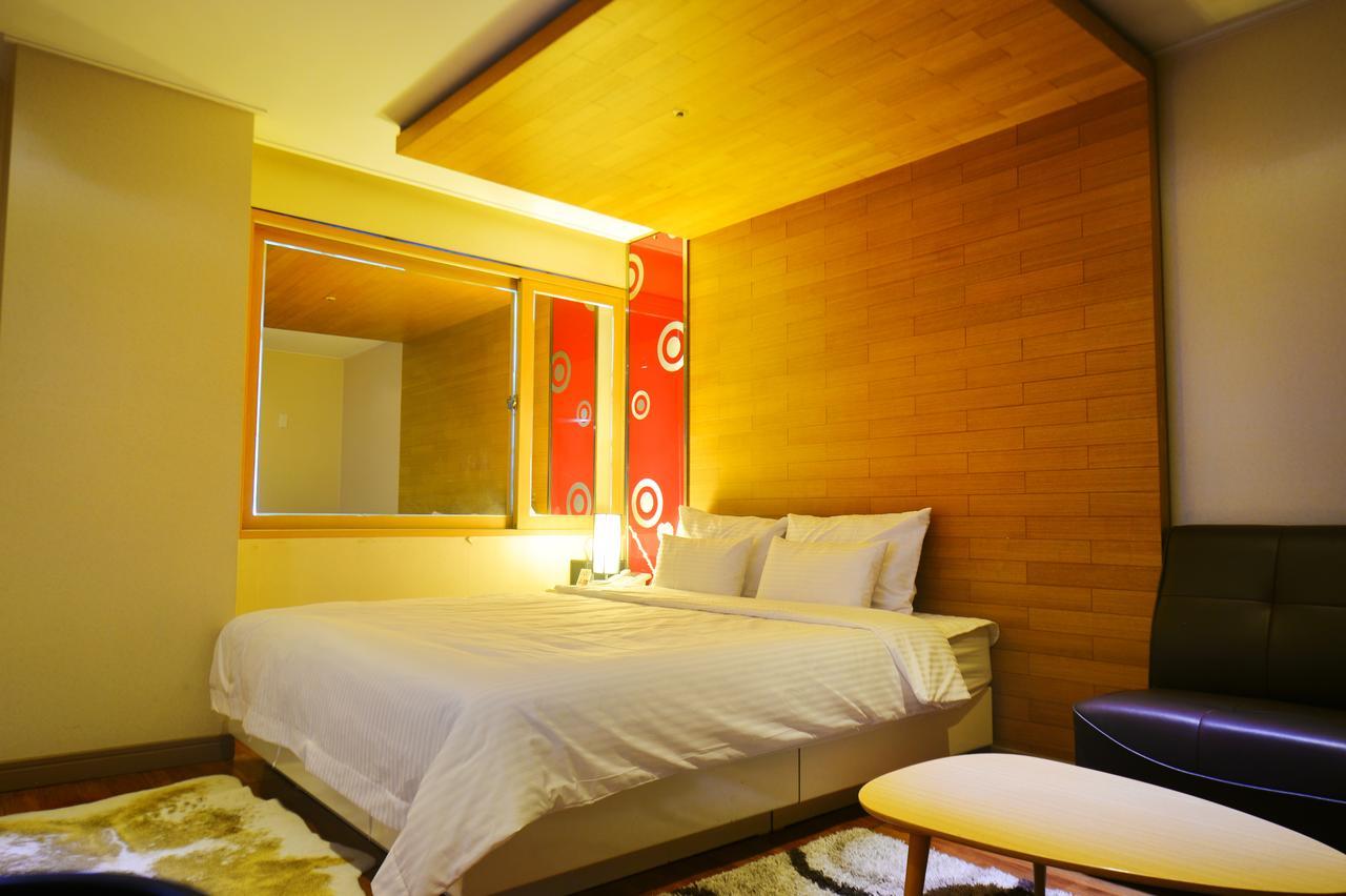 Gimhae Business Hotel K Екстер'єр фото