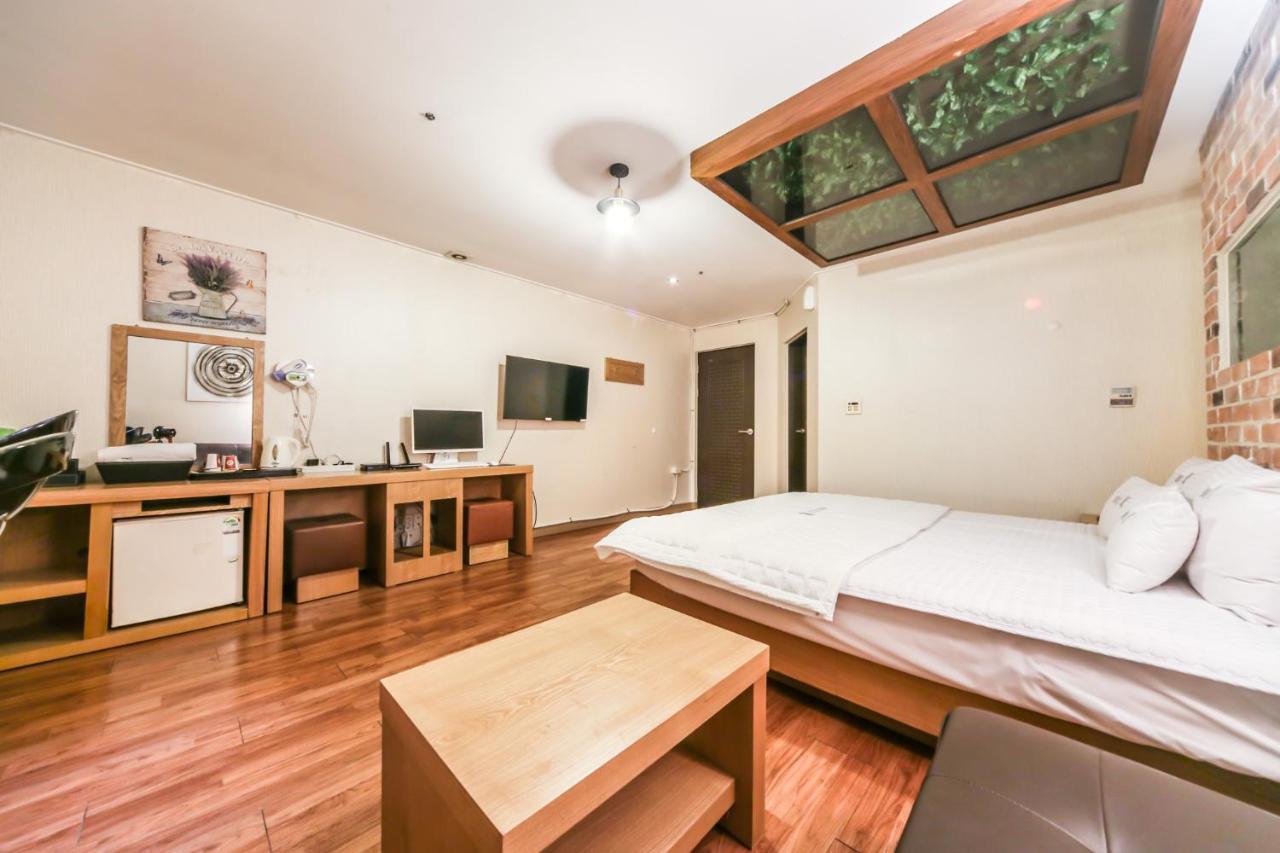 Gimhae Business Hotel K Екстер'єр фото