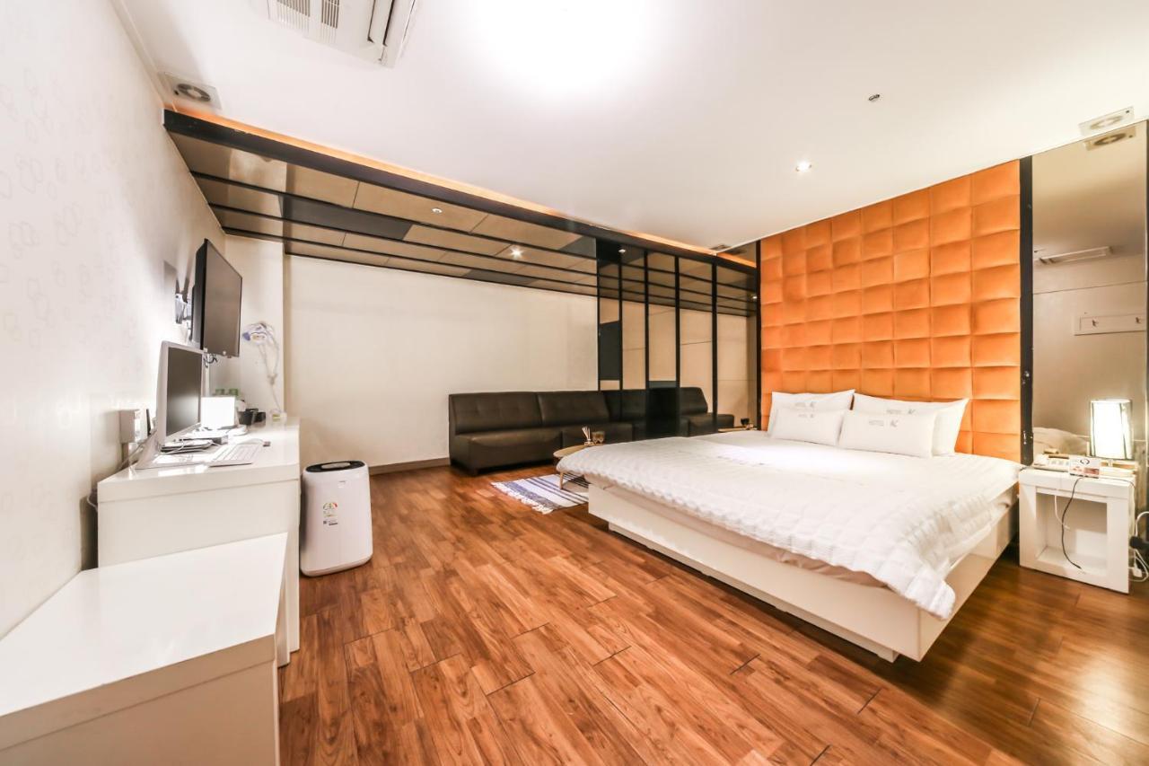 Gimhae Business Hotel K Екстер'єр фото